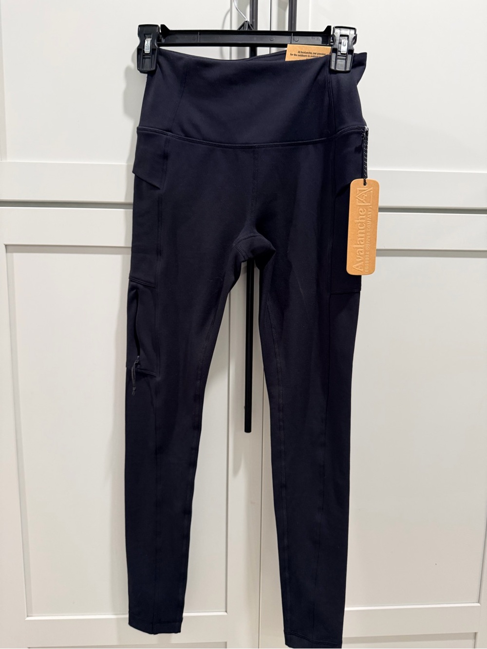 Avalanche Women’s XS High Waisted Leggings Zip Pockets NWT $78